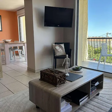 아파트 Grand Climatise Avec Balcon Et Parking A Saint-pierre-la-mer - Fr-1-229d-160 *