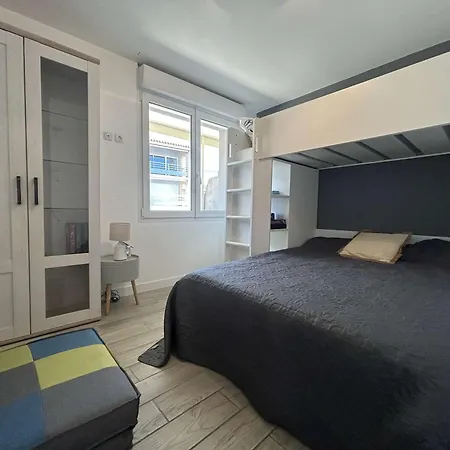Grand Climatise Avec Balcon Et Parking A Saint-pierre-la-mer - Fr-1-229d-160