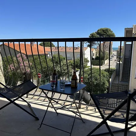 Grand Climatise Avec Balcon Et Parking A Saint-pierre-la-mer - Fr-1-229d-160 아파트 *
